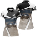 Polo pétanque noir et blanc femme avec figure de bouliste et boules sur terrain, prénom personnalisé