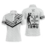 Polo golf homme noir et blanc texture balle de golf drapeau stencil golfeur silhouette slogan Il Lui Faut Toujours Un Trou
