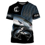 T-shirt pêche saumon all-over fond noir motif saumon argenté métallisé en pleine remontée prénom personnalisé