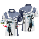 Polo golf homme bleu marine et blanc partagé verticalement silhouette golfeur swing médaillon photo bandeau prénom Richard