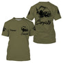 T-shirt pêche carpiste vert kaki illustration carpe stylisée Carpiste prénom manche personnalisé