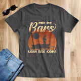 Cadeau Humour Pêcheur Homme, Pêche du Bar, T-shirt Pêcheur Drôle, Près des Bars Loin des Cons