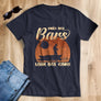 T-shirt pêche bar humour bleu marine typographie blanche orangée vintage Près des Bars Loin des Cons silhouette pêcheur