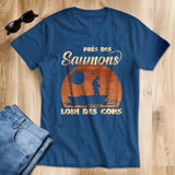 Cadeau Humour Pêcheur Homme, Pêche du Saumon, T-shirt Pêcheur Drôle, Près des Saumons Loin des Cons - Bleu