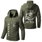Veste pêche vert kaki à capuche avec illustration truite et écusson Truite Passion, prénom et logo torse personnalisés