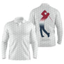 Polo golf vue de dos silhouette golfeur rouge bleu marine sur texture balle alvéolée, vêtement de sport pour golfeur