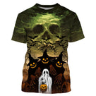 T-shirt Halloween all-over avec petit fantôme blanc tenant citrouille orange devant crâne géant fantôme et nuée de