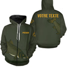 Sweat zippé pêche carpe vert kaki avec motif carpe doré all-over et marquage prénom personnalisable